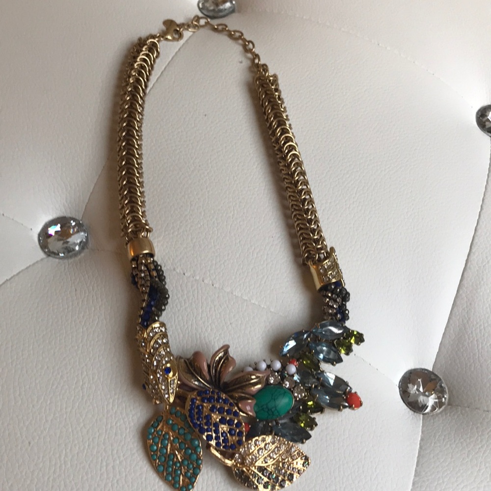 Statement necklace